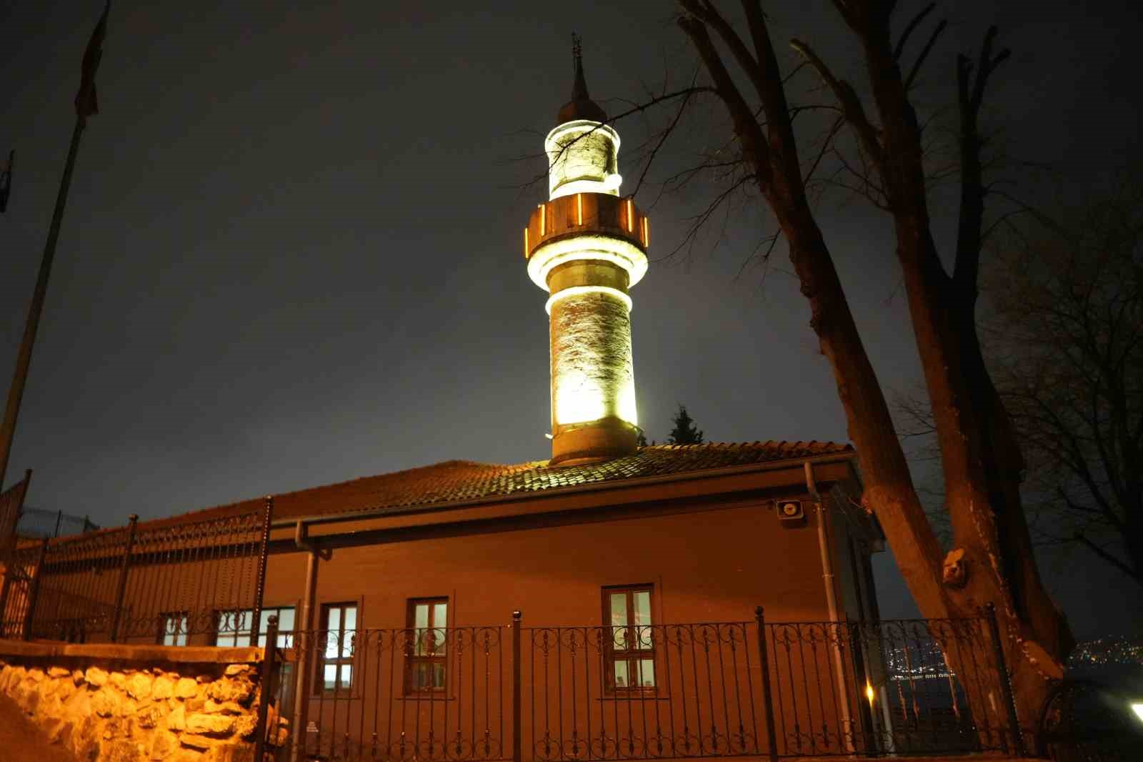 700 yillik camide ilk teravih namazi kilindi 8 EQ7gfpI2
