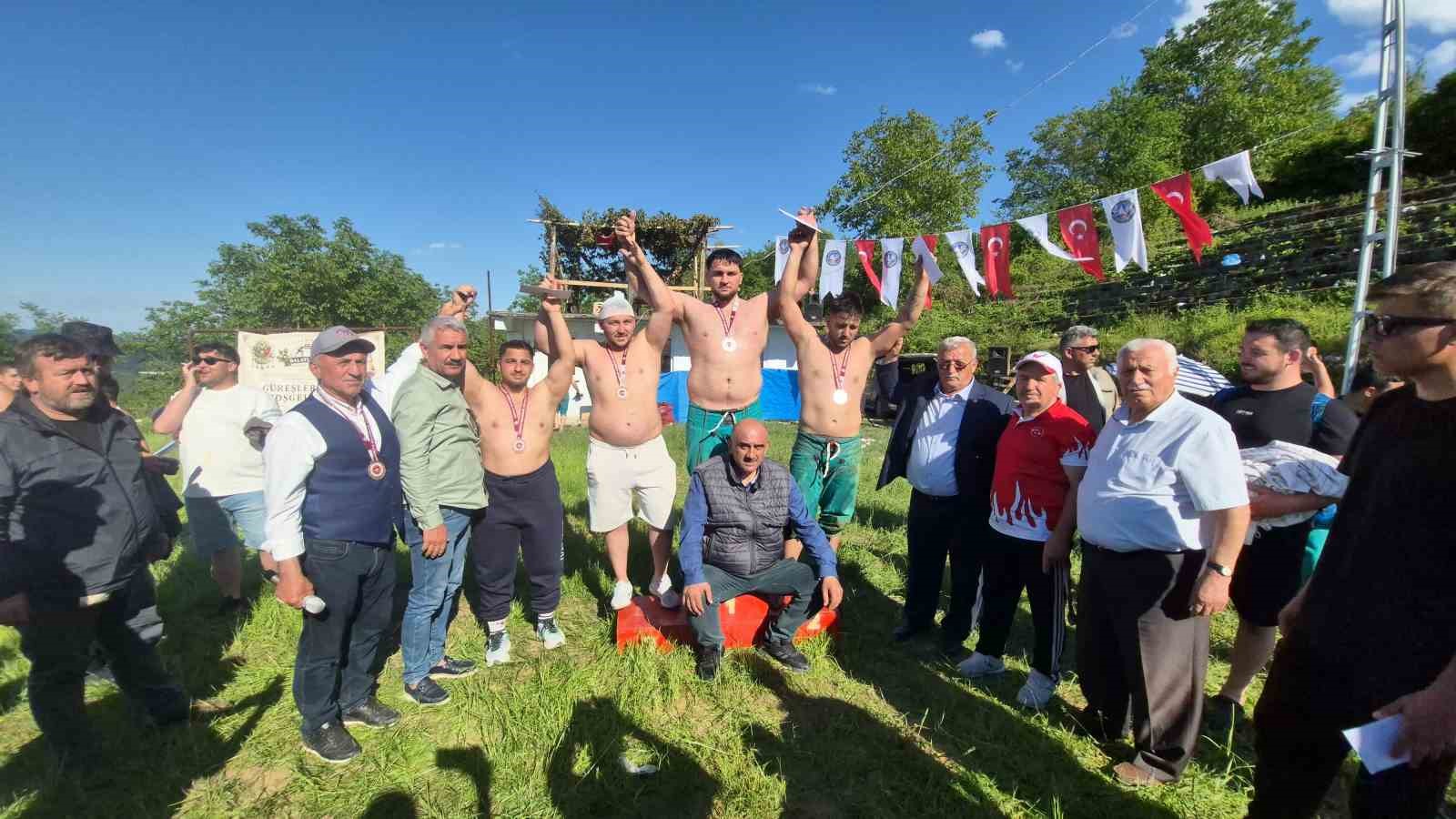700 yillik gures geleneginde pehlivanlar ve aga adaylari kiyasiya yaristi 11 EuXDe9ar