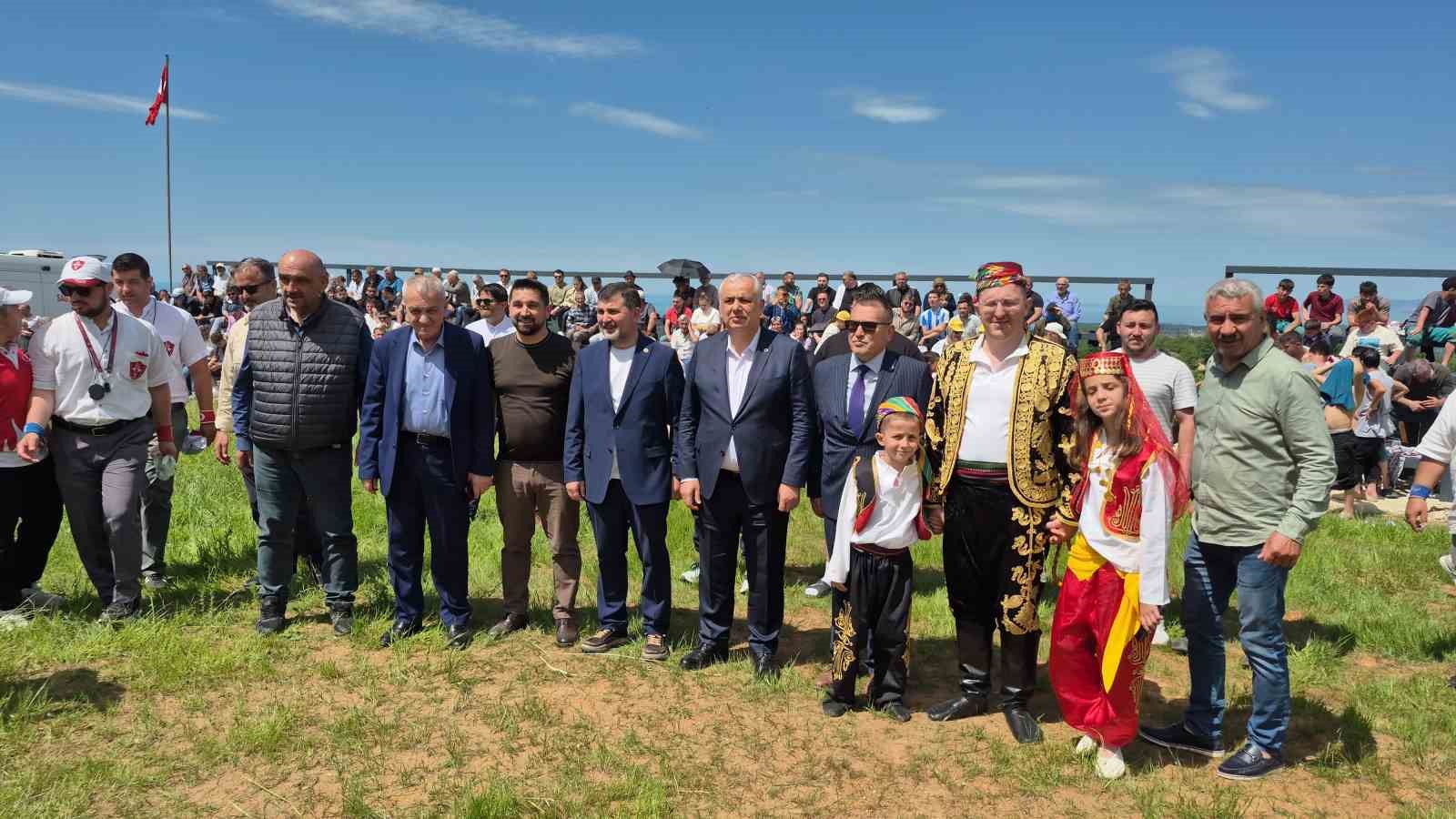 700 yillik gures geleneginde pehlivanlar ve aga adaylari kiyasiya yaristi 4