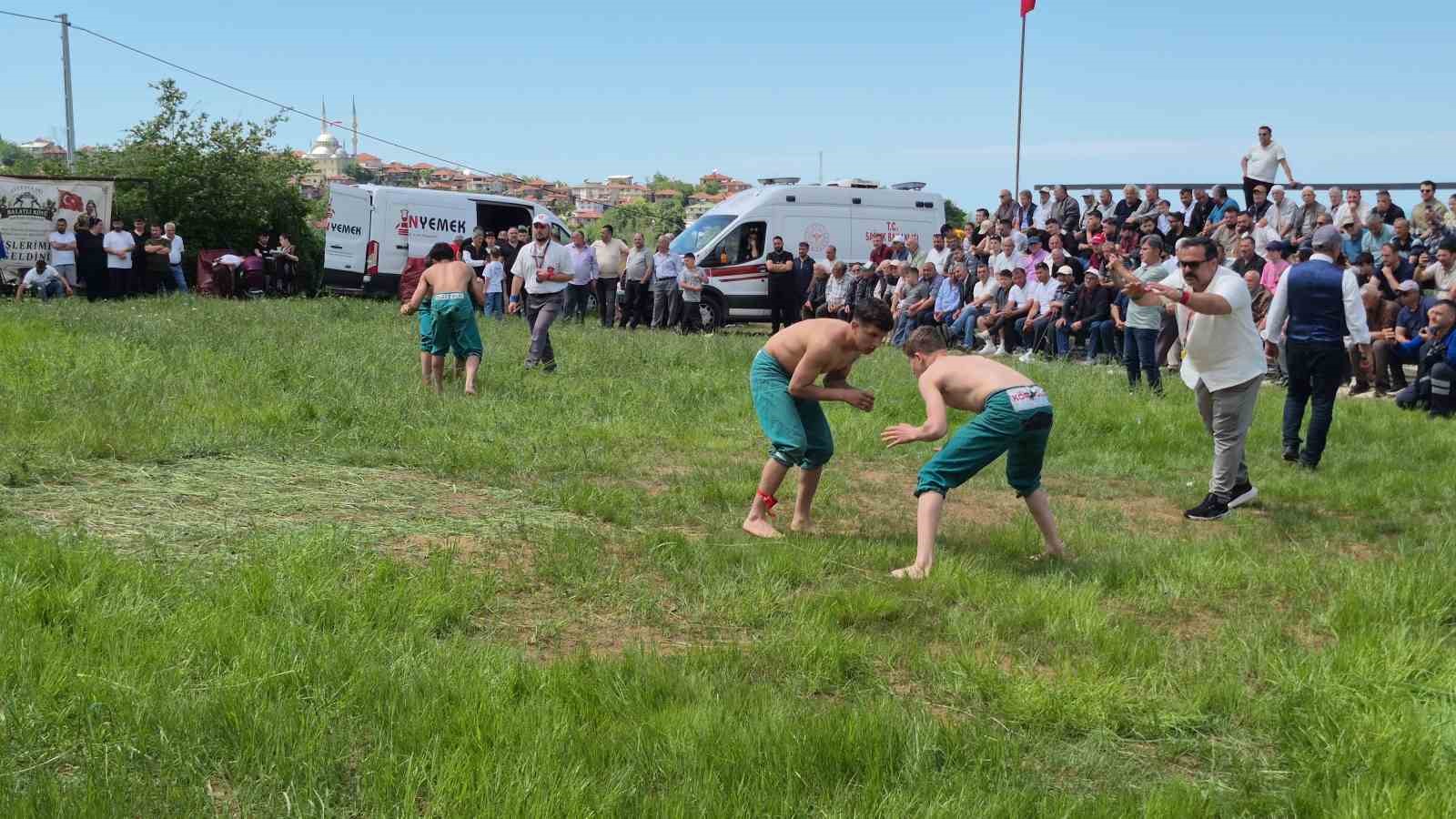 700 yillik gures geleneginde pehlivanlar ve aga adaylari kiyasiya yaristi 7 b66dOTcd