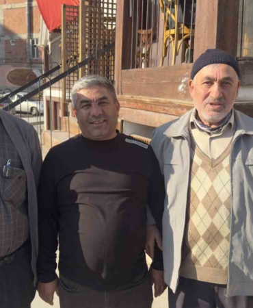 70lik-delikanli-girtlak-kanserini-doktorun-tavsiyesiyle-yendi-yoresel-oyunu-ile-dugun-pistine-damga-vurdu-NPJJN7zO.jpg