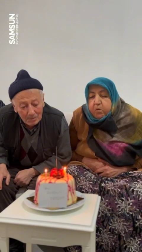 74 yasinda ilk defa dogum gunu kutladi 3 ZUEFra9M