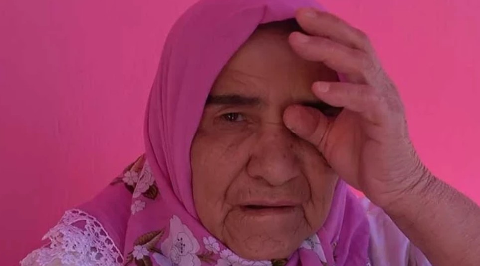75 yasina kadar butun hayatini pembeye boyadi akulu arabasina gucu yetmedi 7 EhDQOKv8