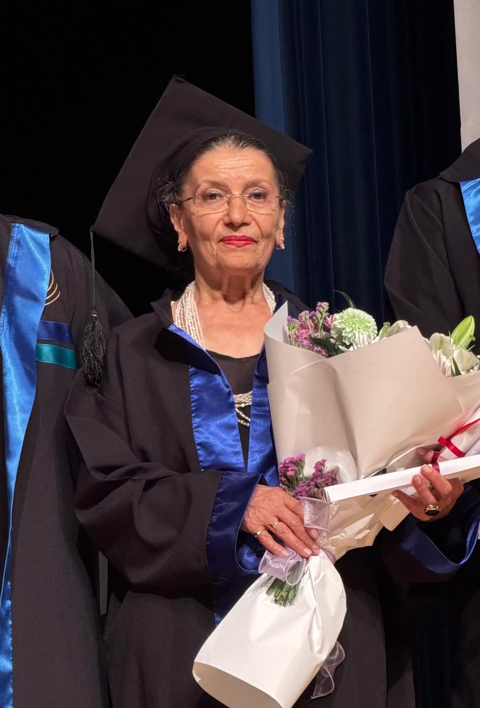 76 yaşında üniversiteden mezun oldu, azmiyle gençlere taş çıkarttı 6 76 yasinda universiteden mezun oldu azmiyle genclere tas cikartti 2 A3w68sU7