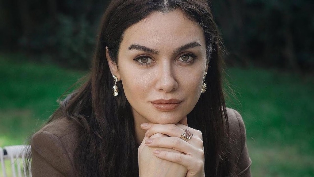 birce akalay