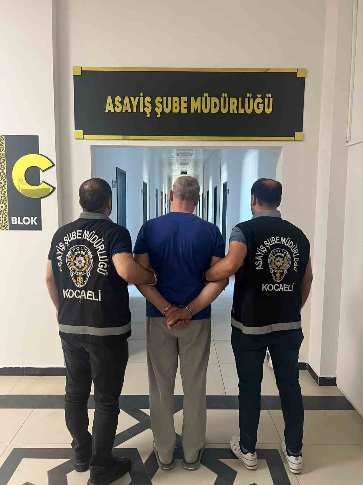 8 ayrı suçtan aranan ve 24 yıl hapis cezası bulunan firari ekmek fırınında yakalandı 5 8 ayri suctan aranan ve 24 yil hapis cezasi bulunan firari ekmek firininda yakalandi 2OncE7uP