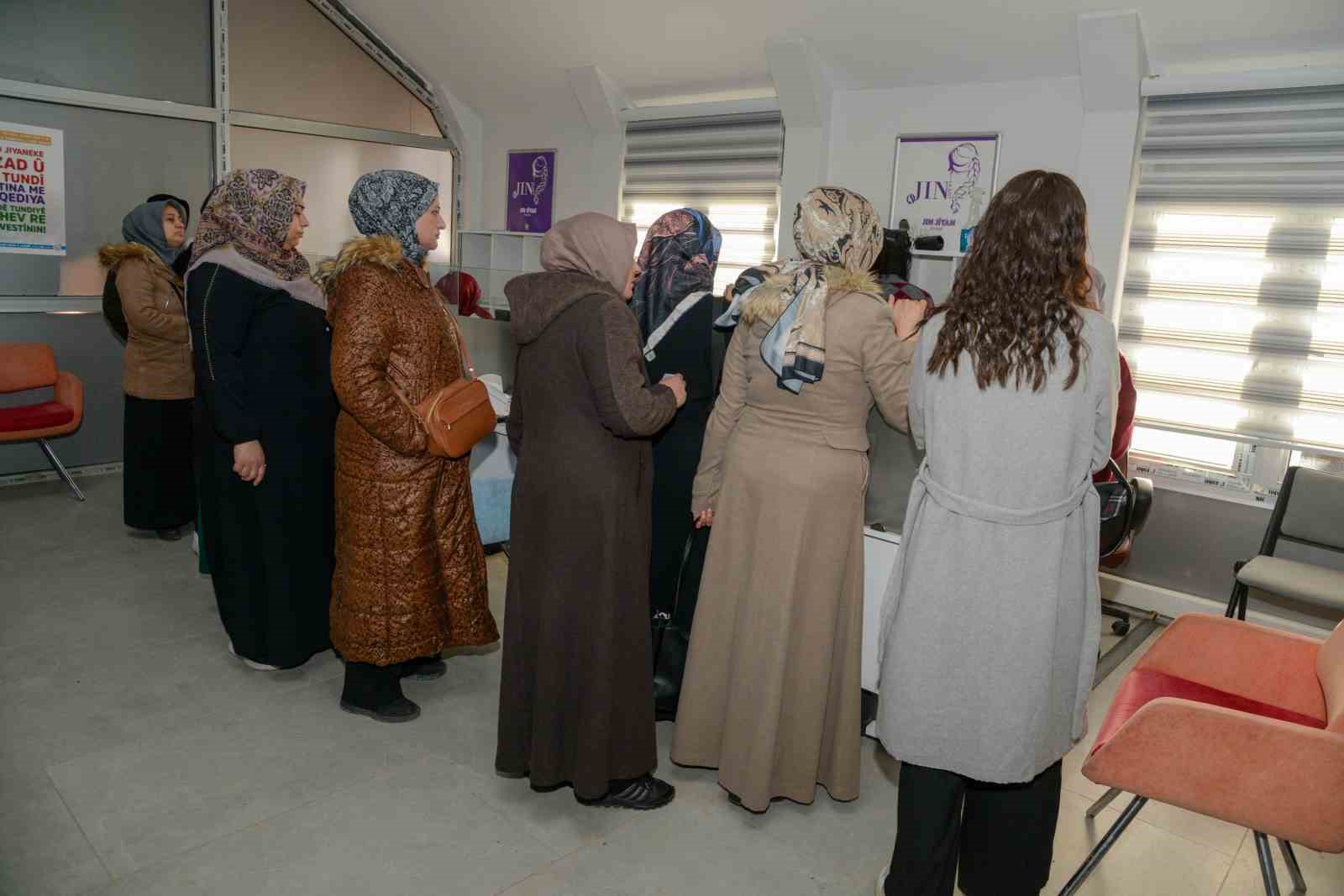 8 bin kadina jinkart dagitildi 4 YdcnVUqU