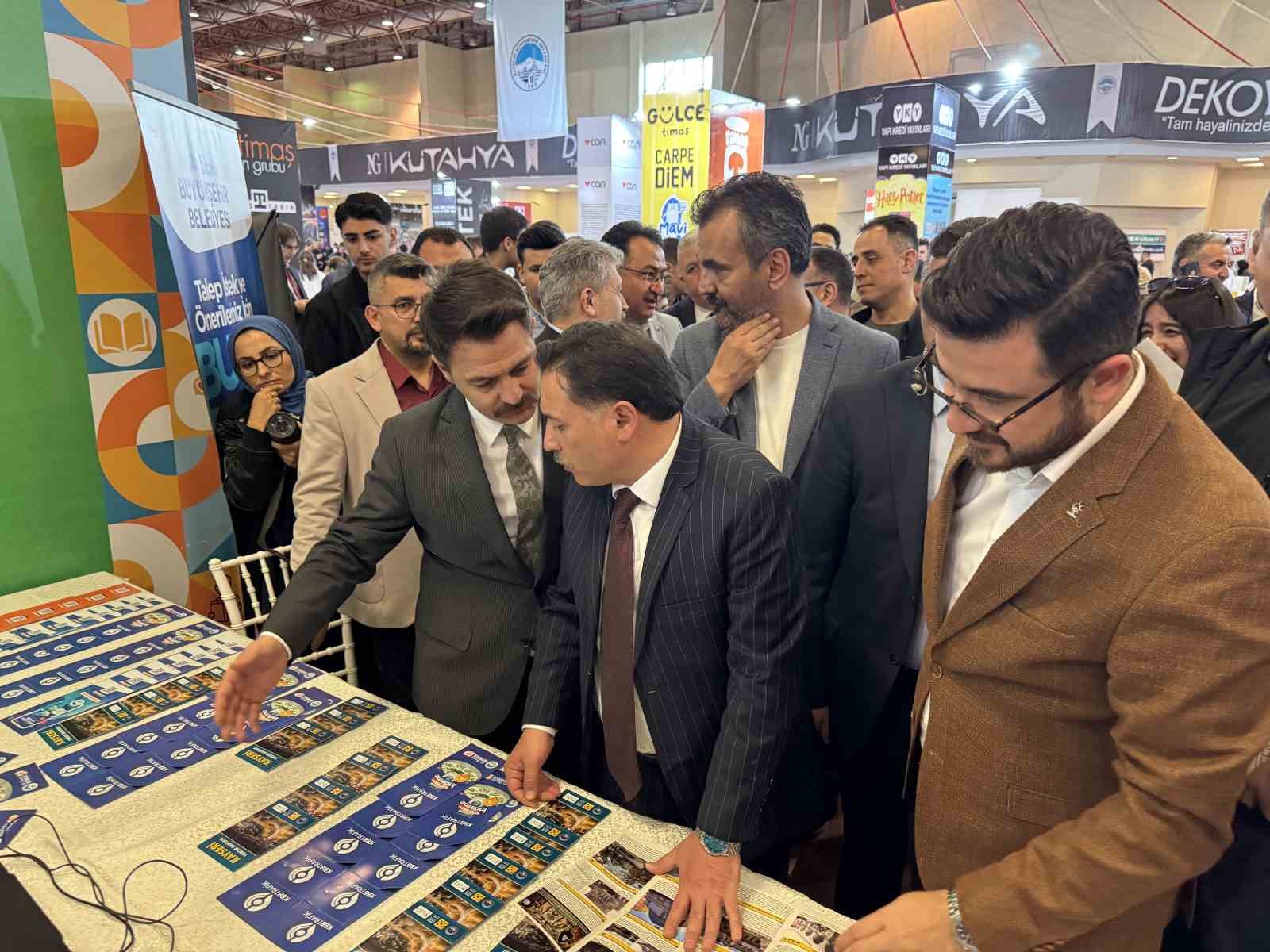 8. Kayseri Kitap Fuarı kapılarını ziyaretçilerine açtı 4 8 kayseri kitap fuari kapilarini ziyaretcilerine acti 0 hUTSXNkh