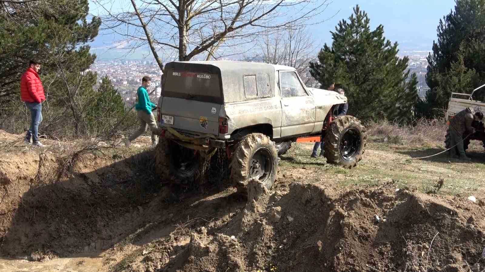 8 martta direksiyon kadinlarda boluda zorlu parkurun tozunu attirdilar 2 ajfGkn32