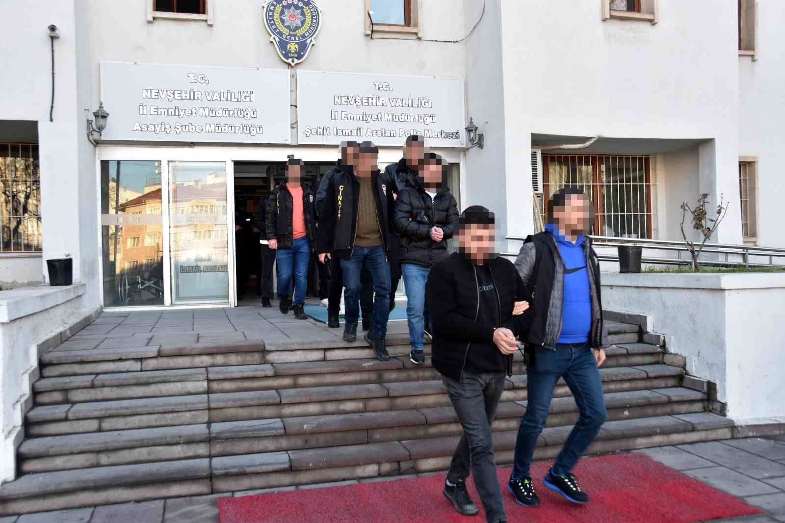 8 milyon tllik vurgun yapan sahte polis ve savcilar yakalandi 5 qXwlpIIs