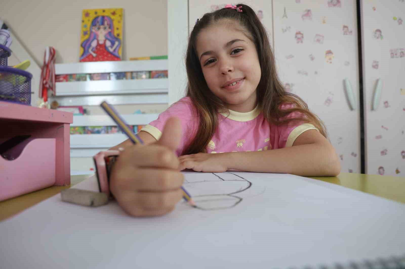 8 yasindaki ressam asya 300 bin rakibini geride birakarak dunya birincisi oldu 1 phsF1afQ