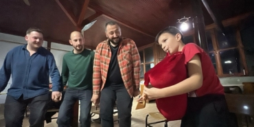 8-yasindaki-tulumcu-kendine-hayran-birakti-Nc9GPsvh.jpg