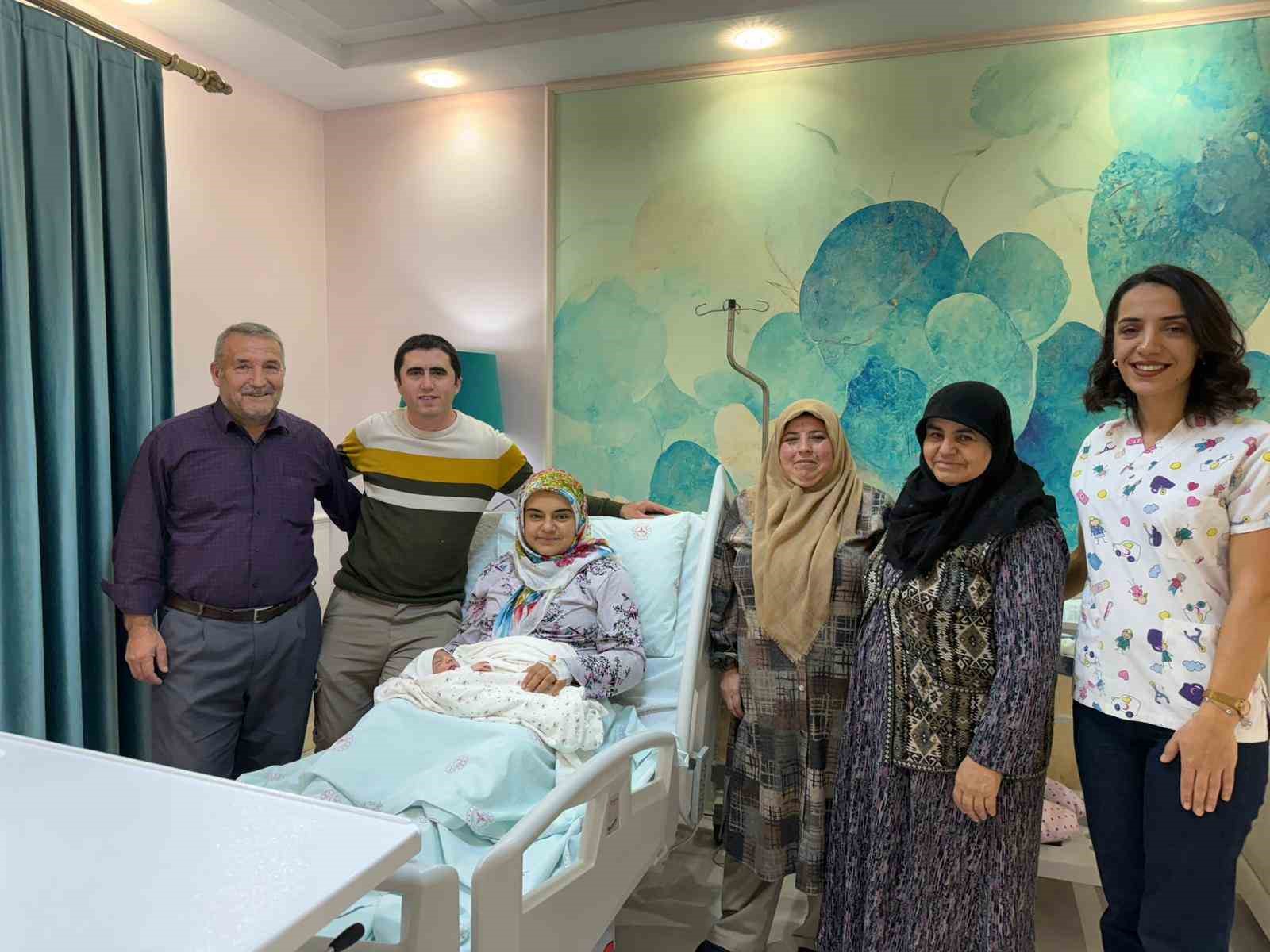 8 yillik evlat hasreti yilbasinda son buldu tuncelide 2026nin ilk bebegi sahra dunyaya gozlerini vmRs8aRf