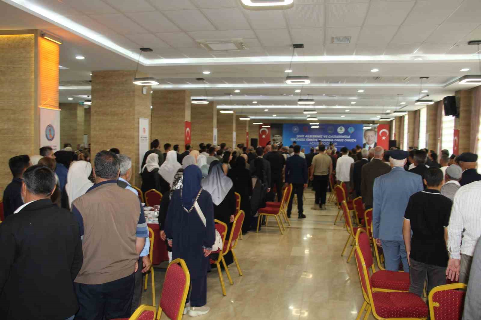 80 ilden gazi ve sehit yakinlari sirnakta bir araya geldi 6