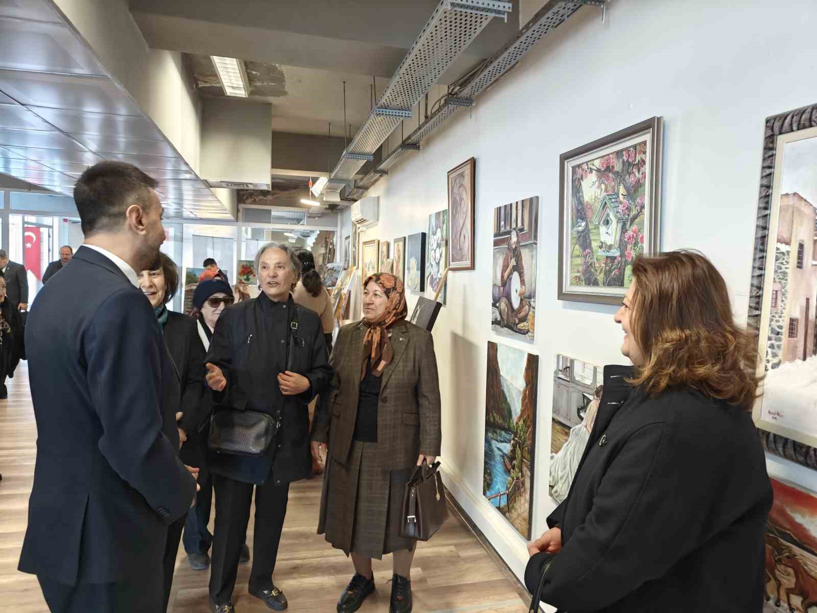 80 yasinda 25 yillik sanat sevgisini surduruyor 2 YJbWTCIE