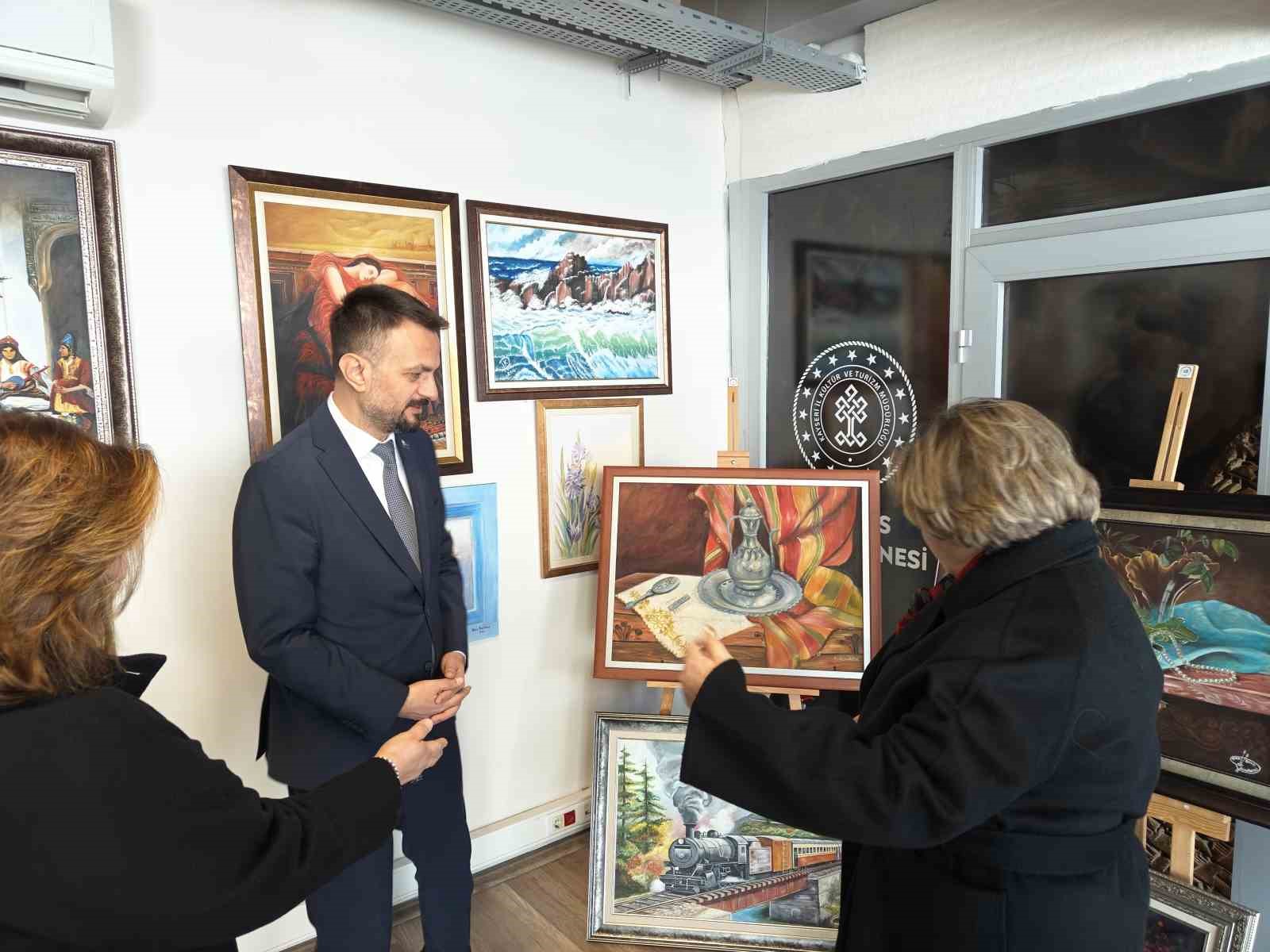80 yasinda 25 yillik sanat sevgisini surduruyor 3 UYHNgpG6