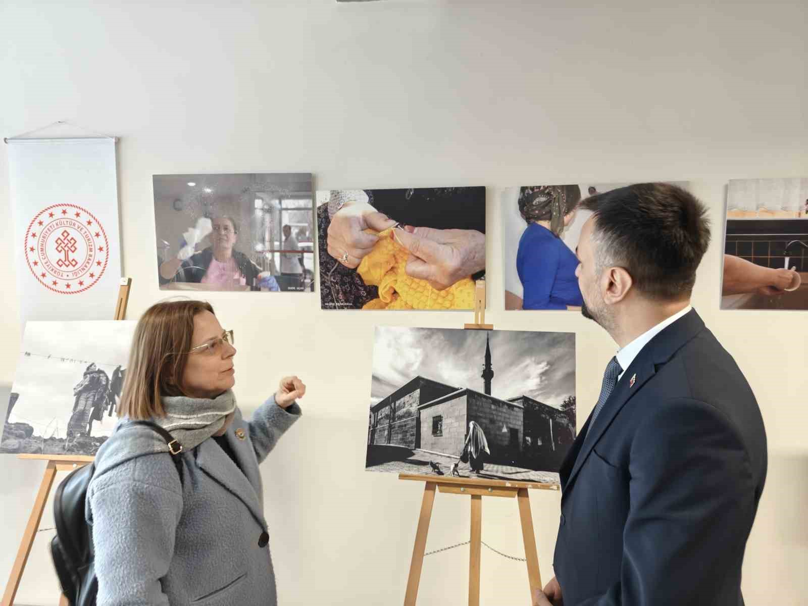 80 yasinda 25 yillik sanat sevgisini surduruyor 4 ERclh4I6