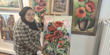 80-yasinda-25-yillik-sanat-sevgisini-surduruyor-rGyDUfUt.jpg