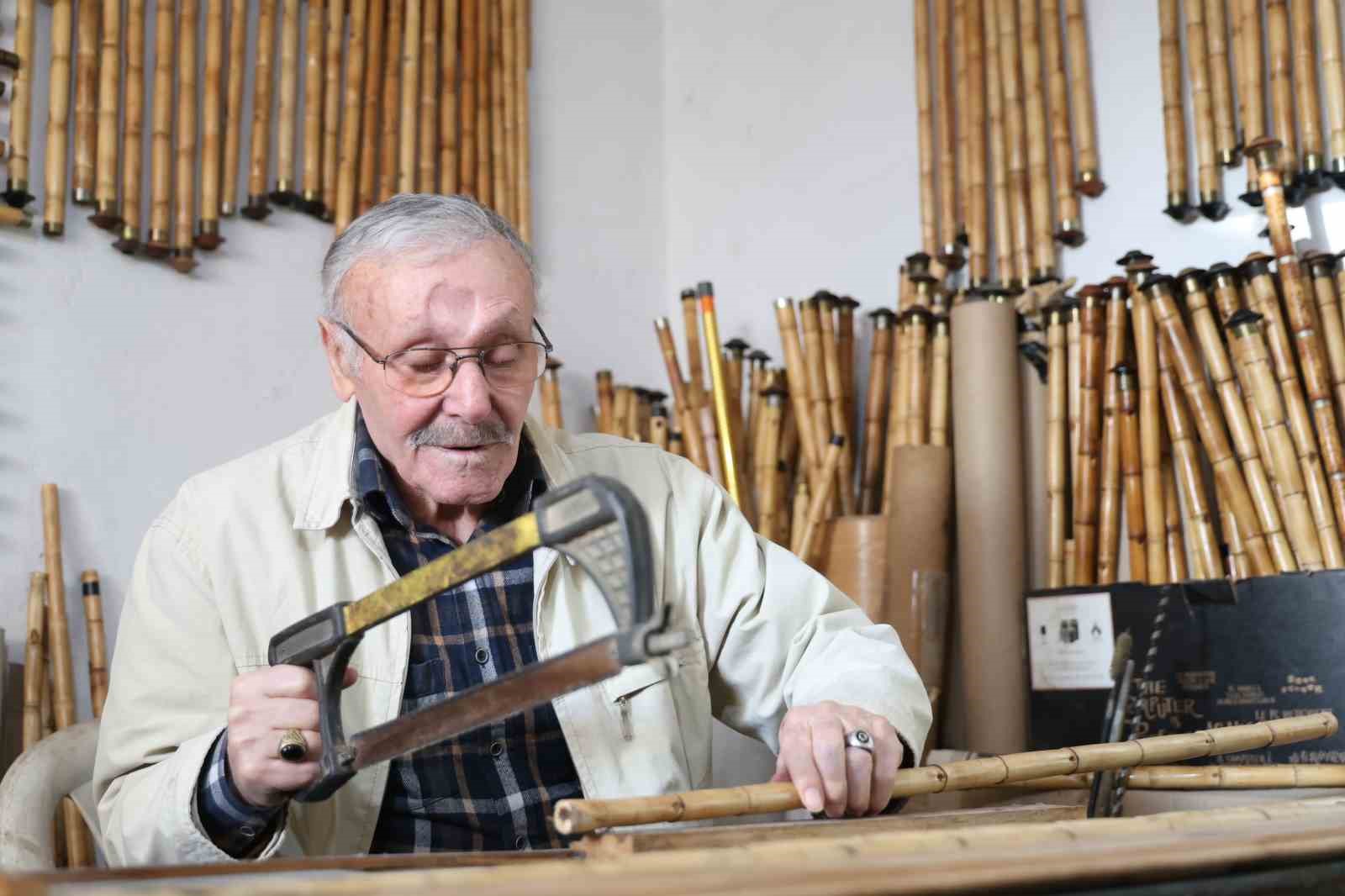 80 yasinda cukurova kamislarini sanata donusturuyor 1 apW3qcIs