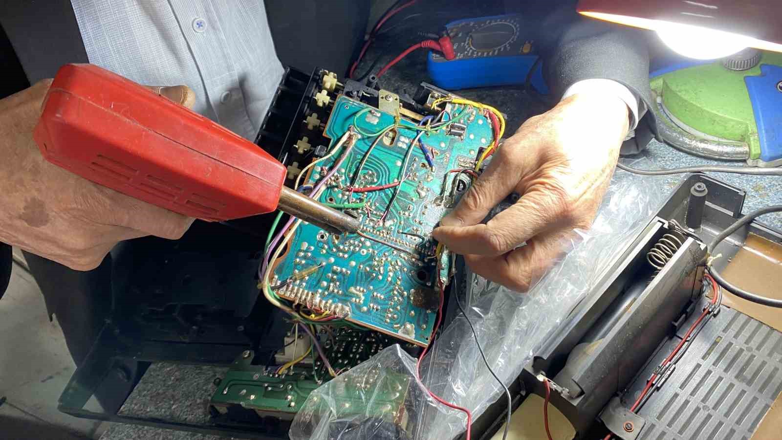 80ler sokaginin zamana direnen son ustasi yarim asirdir gecmisin sesini onariyor 1 5wIWvX54