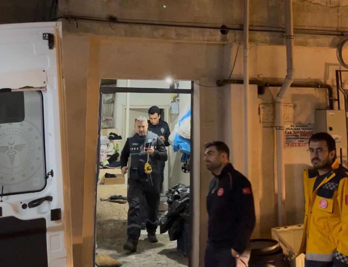 80’lik vatandaşların içki gecesi hastanede bitti 6 80lik vatandaslarin icki gecesi hastanede bitti 2 IIpfh4vA