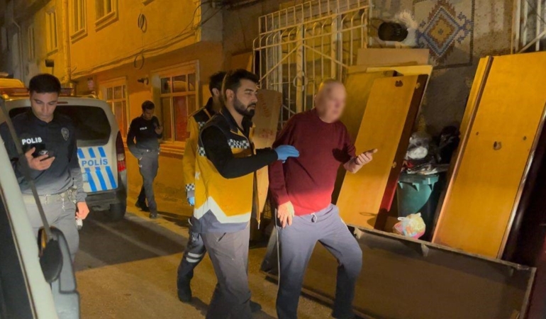 80lik-vatandaslarin-icki-gecesi-hastanede-bitti-wjJmVMb2.jpg