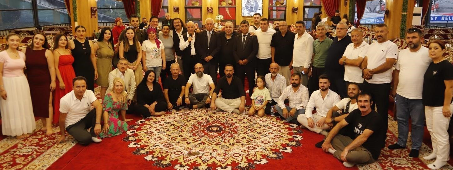 81 ilden 81 sanatci duygulandiran sarki ile terorsuz turkiye surecine destek verdi 1 Lg7CYvY7