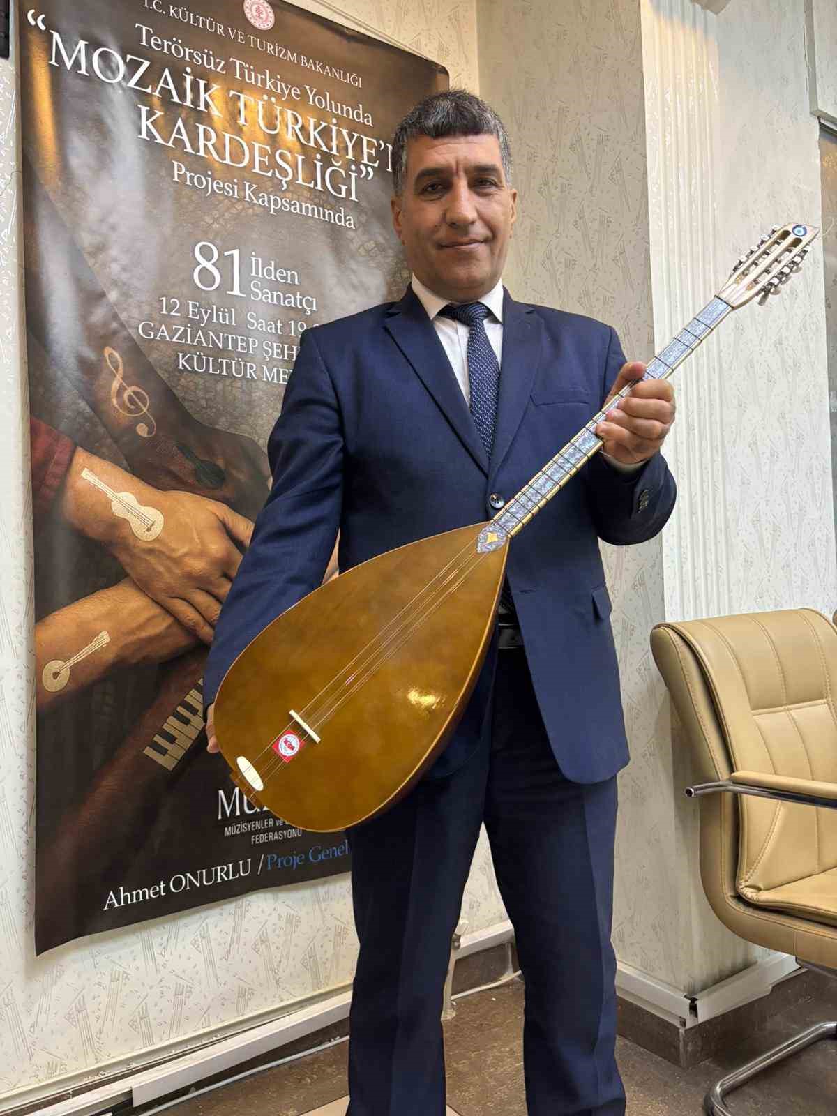 81 ilden 81 sanatci duygulandiran sarki ile terorsuz turkiye surecine destek verdi 3 8F6pm36D
