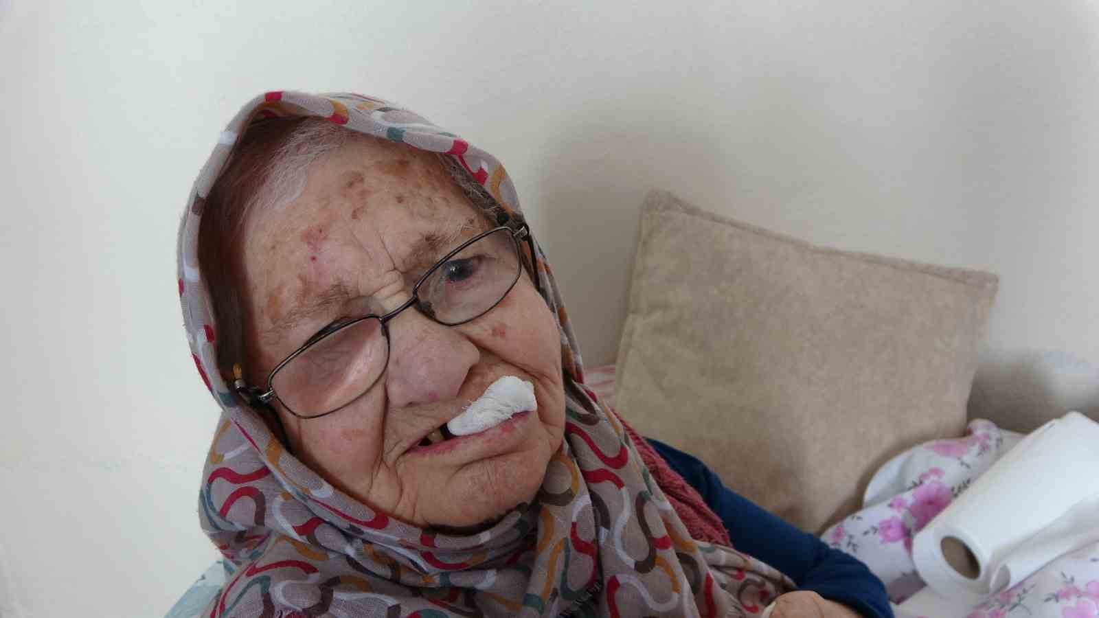 81 yasindaki hastaya evinde dis tedavisi hizmeti 7 EBmwrPaH