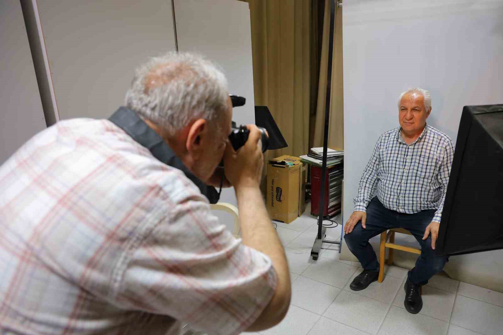 81 yıllık fotoğrafhanede geçmişin izleri yaşatılıyor 5 81 yillik fotografhanede gecmisin izleri yasatiliyor 1 11cIecPu