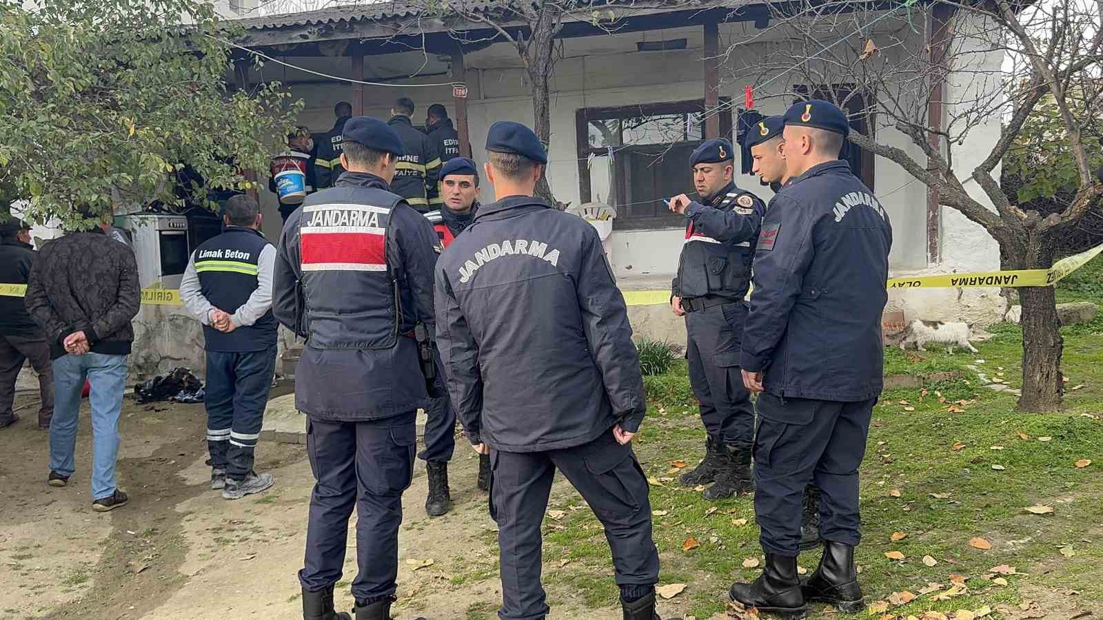 82 yasindaki kadin yanginda hayatini kaybetti 0 Pdv1bnDS