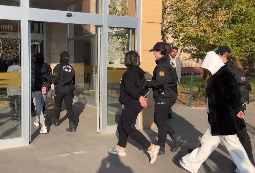 85 milyar hacimli dolandiricilik ve bahis operasyonuna 15 tutuklama 0 dyNNBaec