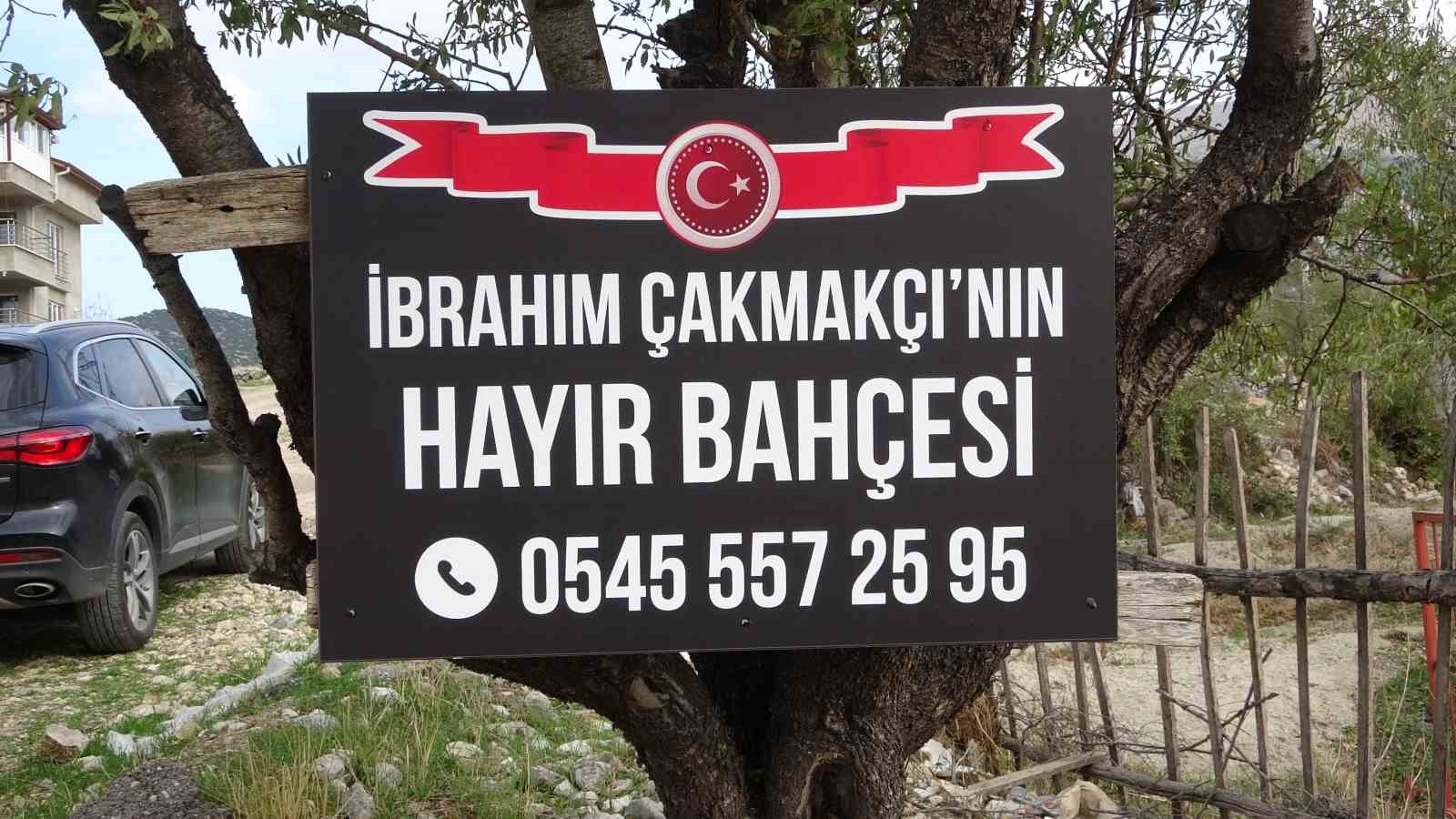 85 yasindaki ibrahim dede hayir bahcesinde yetistirdigi meyve ve sebzeleri ucretsiz ikram ediyor 3 gTLqGy7q