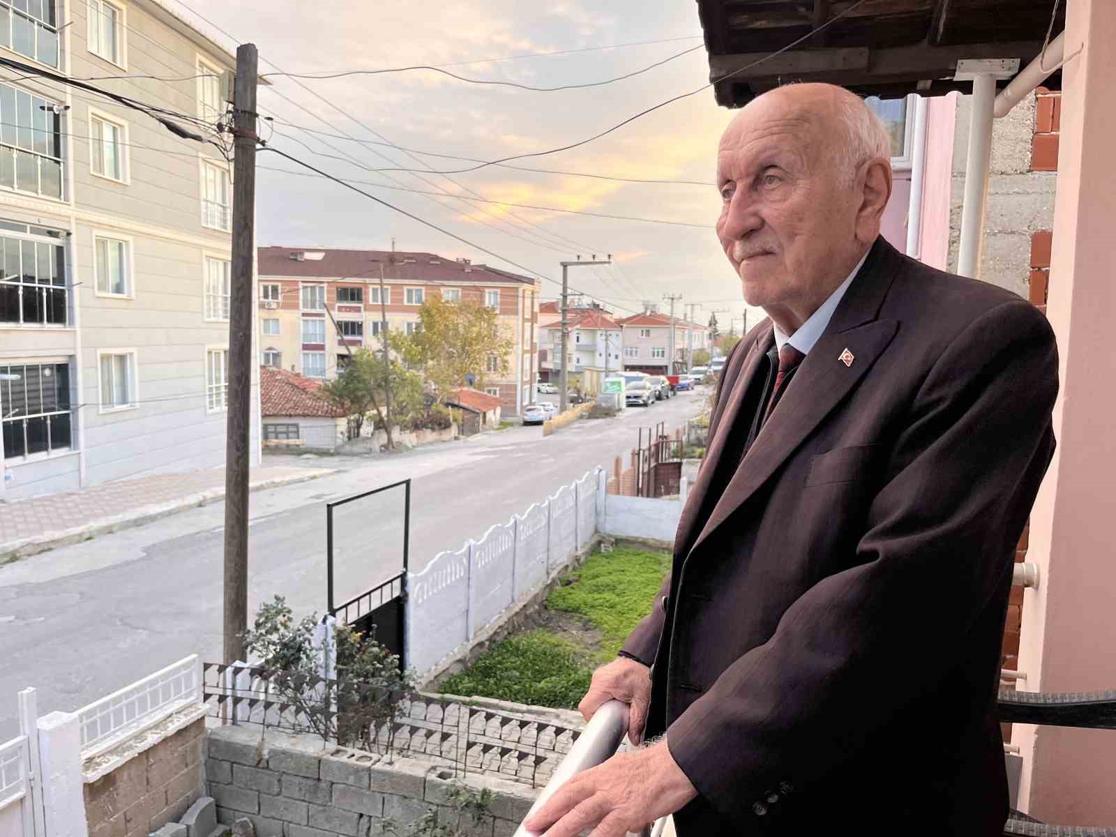 85 yasindaki mustafa hoca ogretmenler gununu ilk gunku heyecanla bekliyor 5 yDk6UUeK