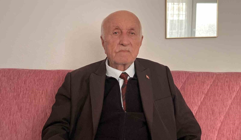 85-yasindaki-mustafa-hoca-ogretmenler-gununu-ilk-gunku-heyecanla-bekliyor-Yc9zhPrr.jpg