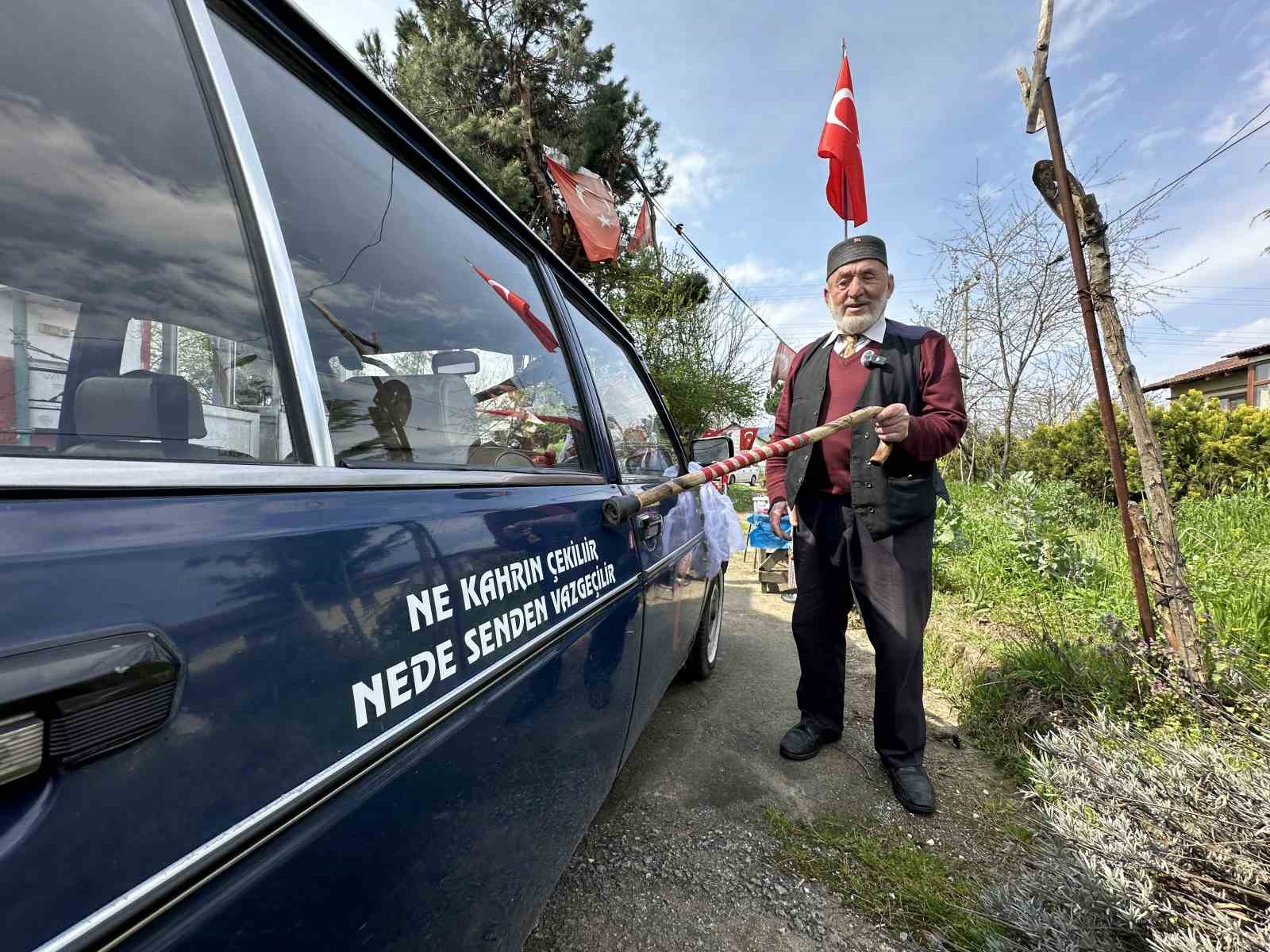 86 yasinda esi icin gelin arabasi susledi kendi yazdigi siirle askini haykirdi 3 bFkcViHV