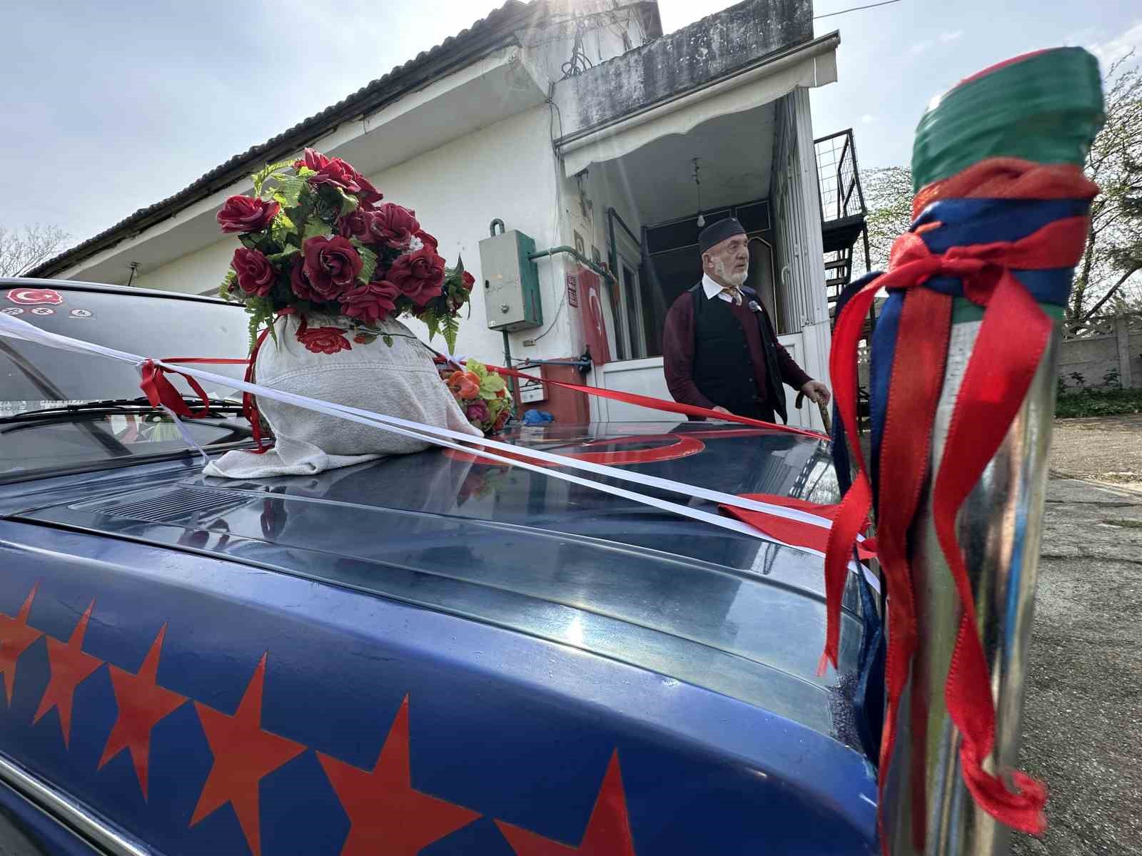 86 yasinda esi icin gelin arabasi susledi kendi yazdigi siirle askini haykirdi 6 9RwClmyv