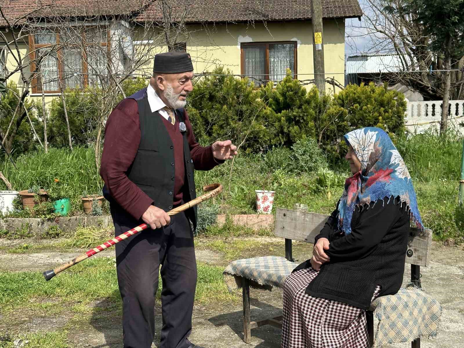 86 yasinda esi icin gelin arabasi susledi kendi yazdigi siirle askini haykirdi 7 yRssnKvO