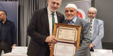 87-yasinda-hafiz-oldu-szlQilWG.jpg