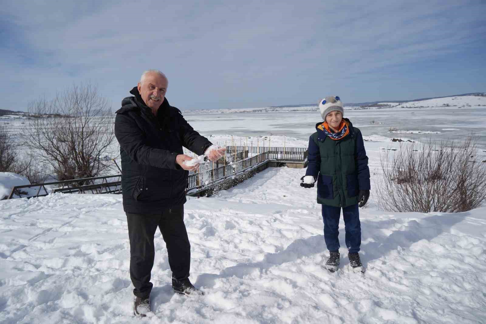 870 hektarlık Ladik Gölü buz tuttu: Kar yağışı göle can suyu oldu 5 870 hektarlik ladik golu buz tuttu kar yagisi gole can suyu oldu 1 7CM1CA9e