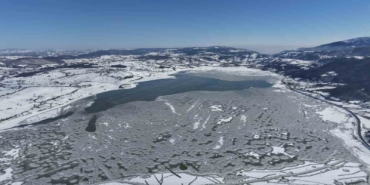 870-hektarlik-ladik-golu-buz-tuttu-kar-yagisi-gole-can-suyu-oldu-MJdVNfSK.jpg
