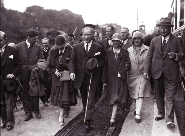 Mustafa Kemal Atatürk’ü, ebediyete uğurladığımız günün yıl dönümünde, derin bir saygı, minnet ve özlemle anıyoruz.