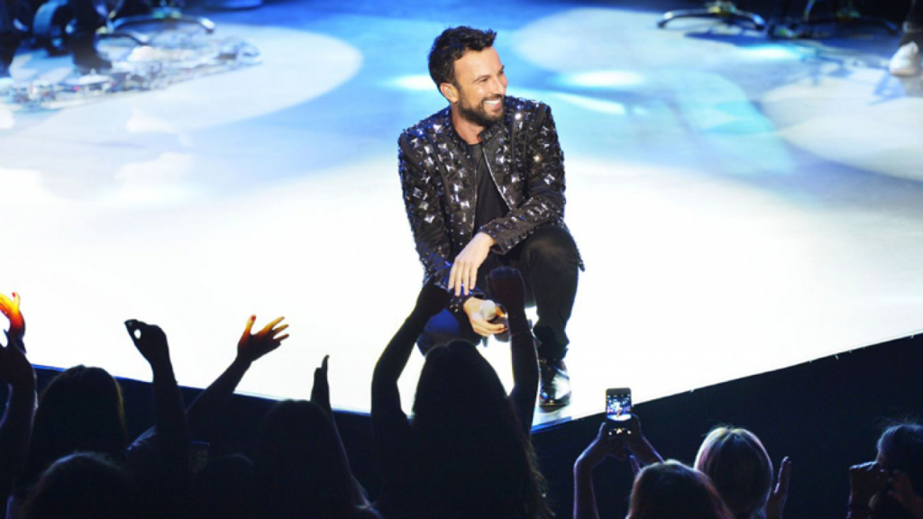 Tarkan sahnede nasıl bir performans sergiliyor?