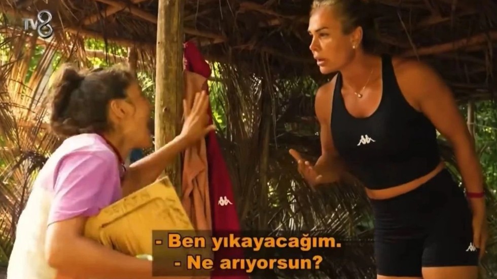 Survivor nagihan karadere fiziksel temas yaptı mı?