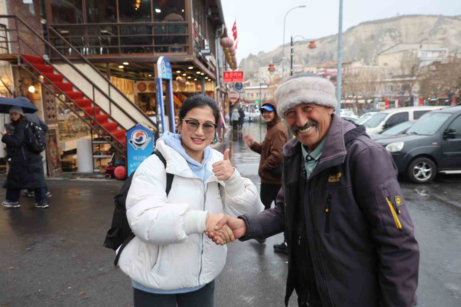 9 dil biliyor goren sasiriyor 1 zmZUCDud