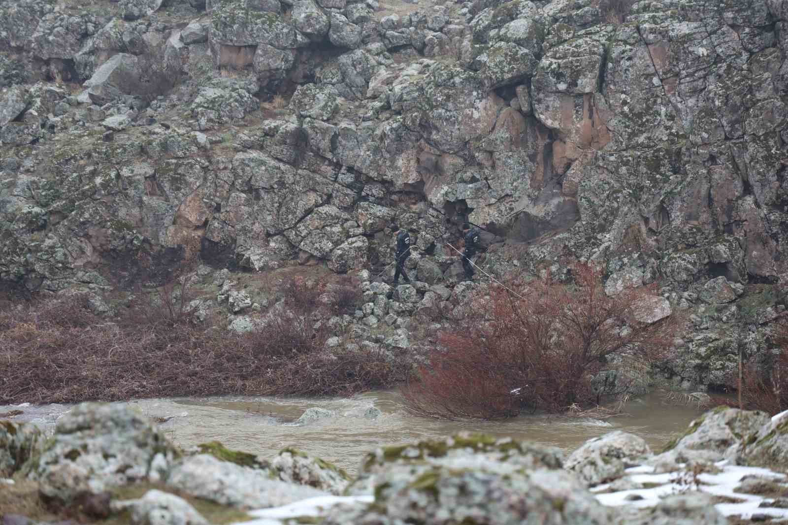 9 gündür kayıp olan kadının eşi Şeyhmus Kılıç: "Hepimizin psikolojisi bozuldu" 15 9 gundur kayip olan kadinin esi seyhmus kilic hepimizin psikolojisi bozuldu 11 mjvSYebH