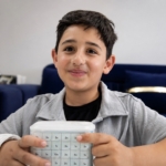 9-yasindaki-musab-ali-3-yildir-harcliklarini-filistinli-cocuklar-icin-biriktiriyor-4QQJRNWt.jpg