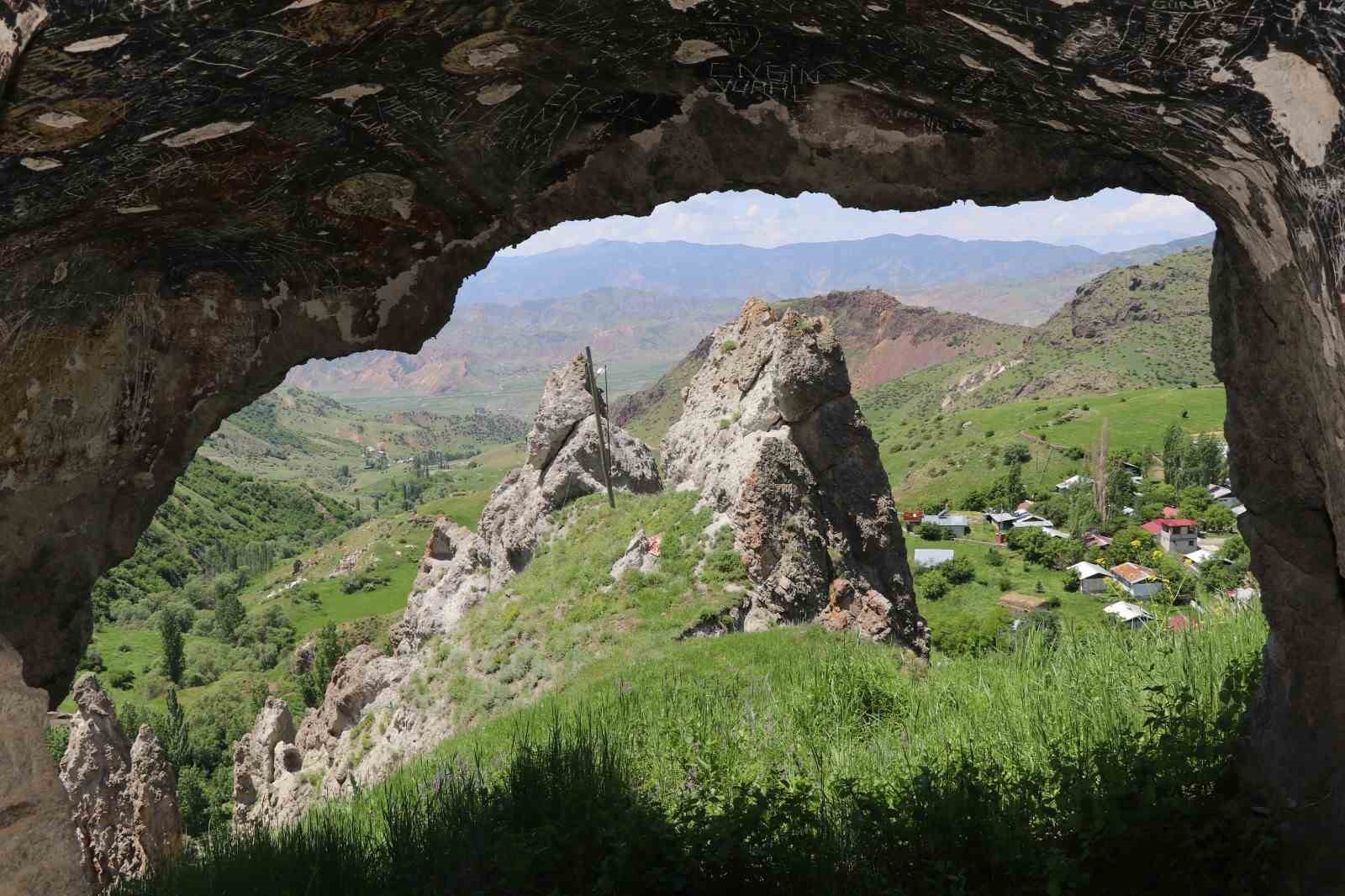 9 yuzyildan kalan solomon kalesi restore edilmeyi bekliyor 1 OHJuRIKq