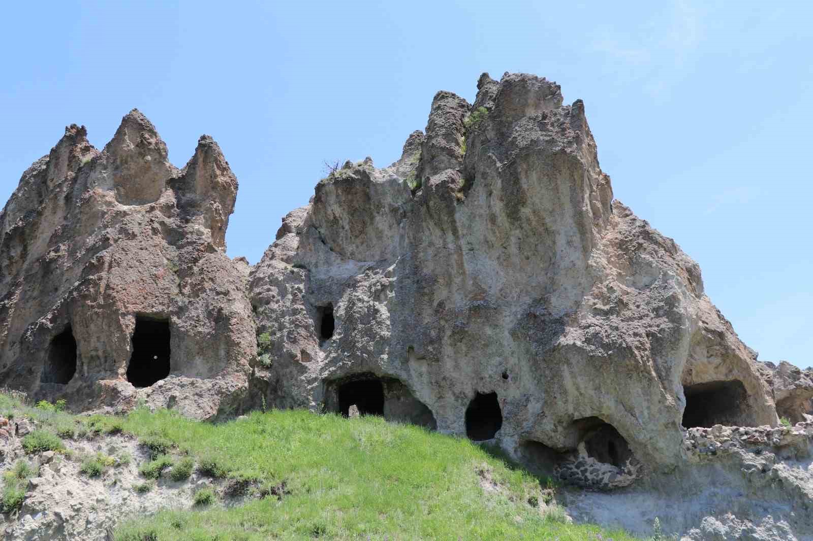 9 yuzyildan kalan solomon kalesi restore edilmeyi bekliyor 3 WA54hKUv