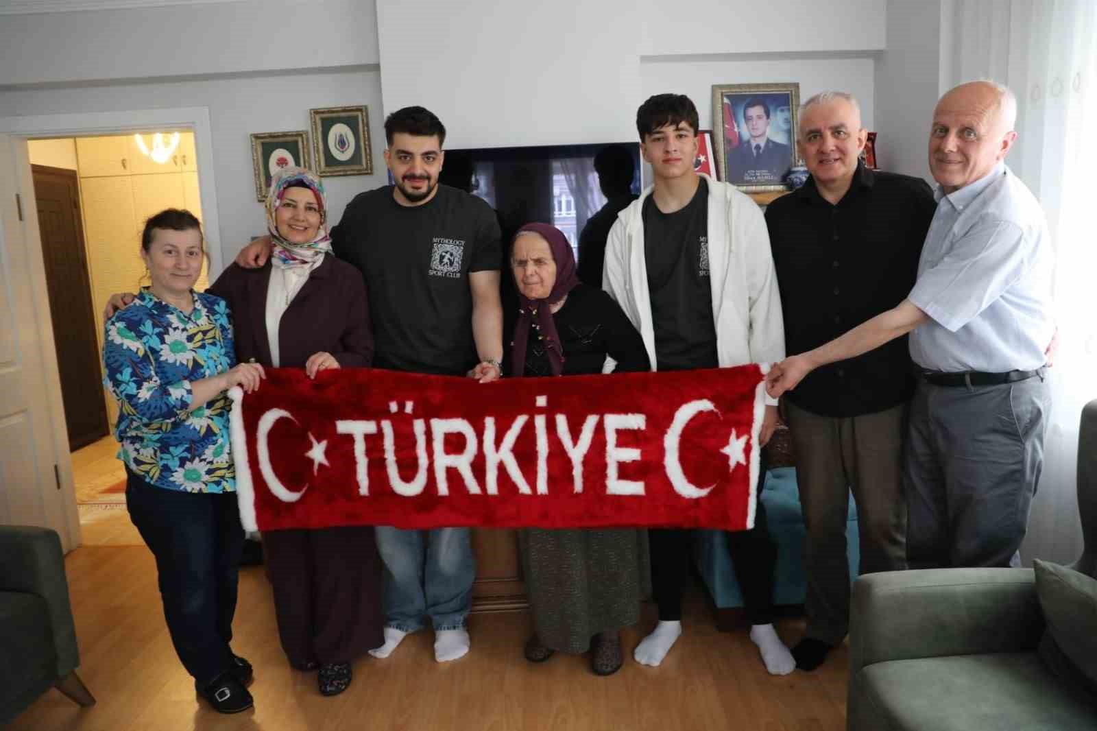 90 yasindaki sehit annesini duygulandiran hareket 0 SctjTWJN
